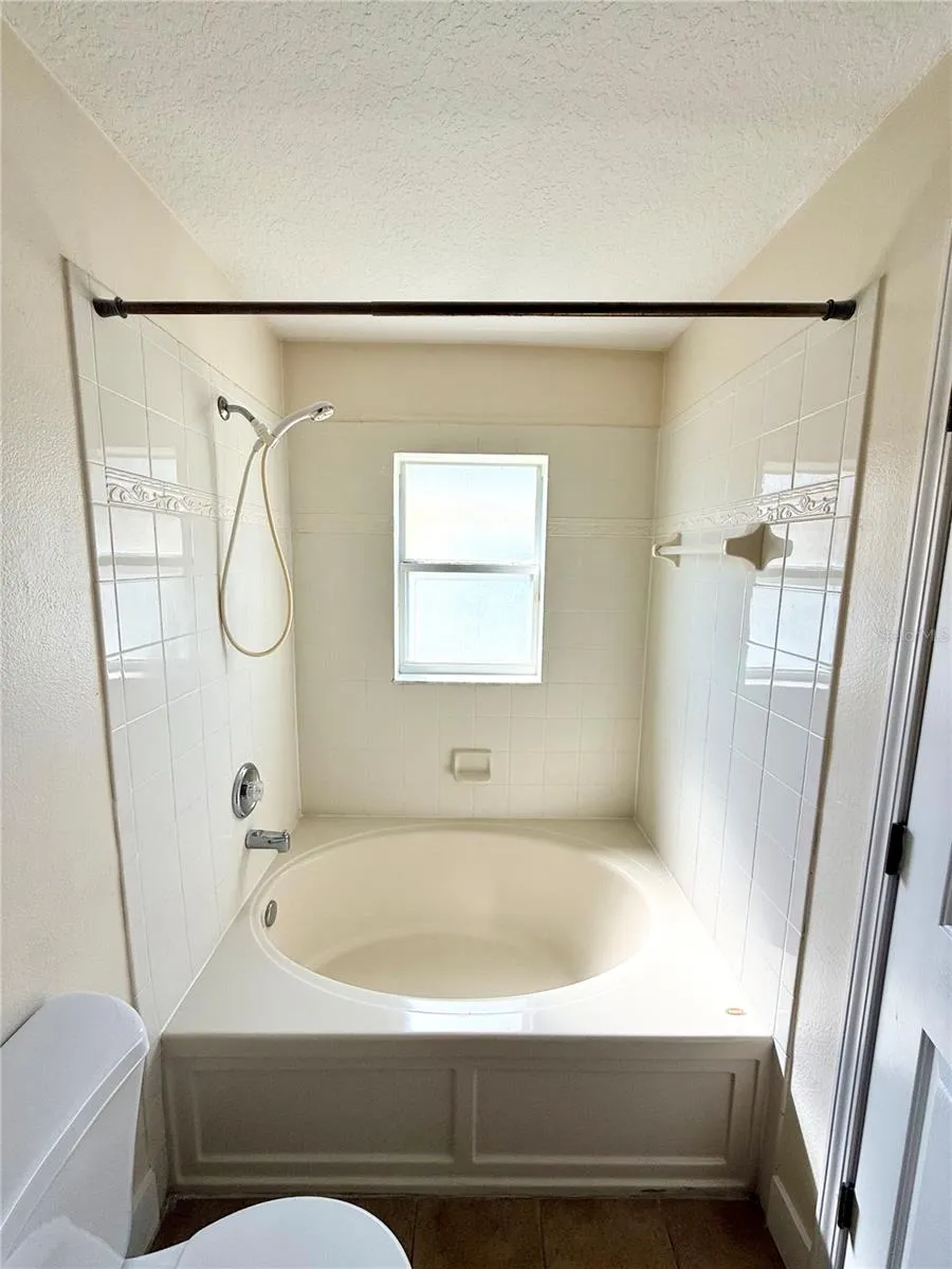 7731 CARRIAGE POINTE DRIVE Gibsonton, FL 33534