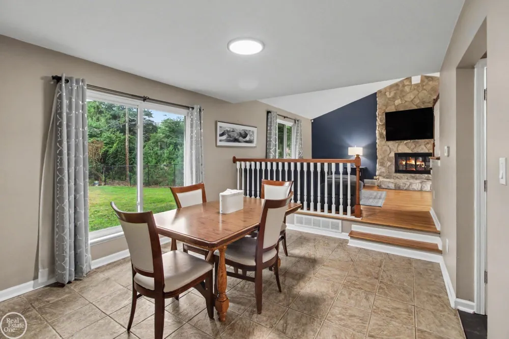 32311 W Wayburn Street Farmington Hills City, MI 48334
