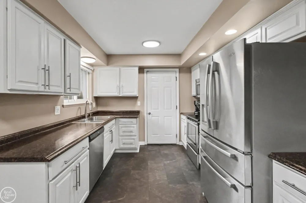 32311 W Wayburn Street Farmington Hills City, MI 48334