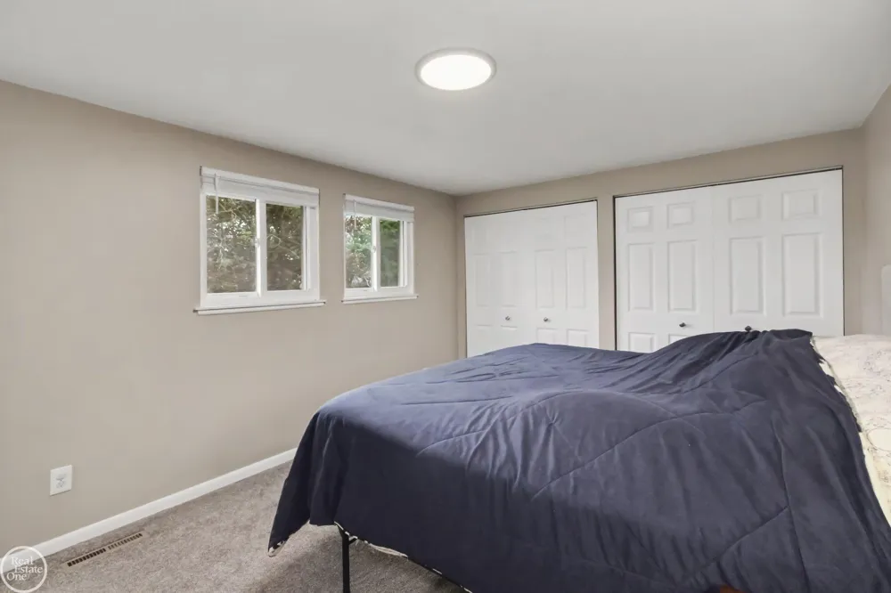 32311 W Wayburn Street Farmington Hills City, MI 48334