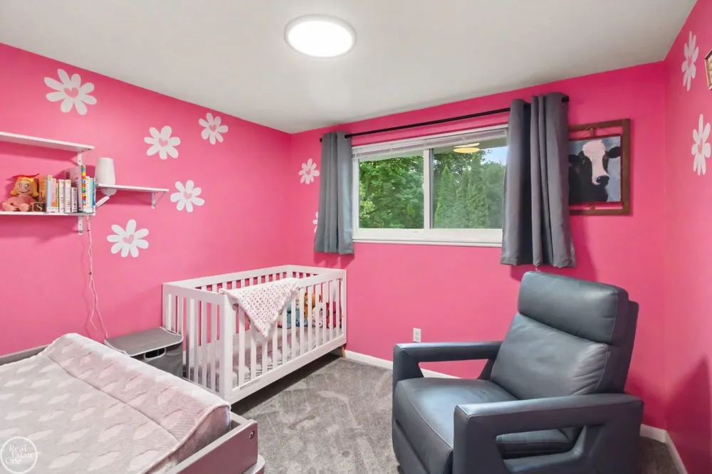 32311 W Wayburn Street Farmington Hills City, MI 48334