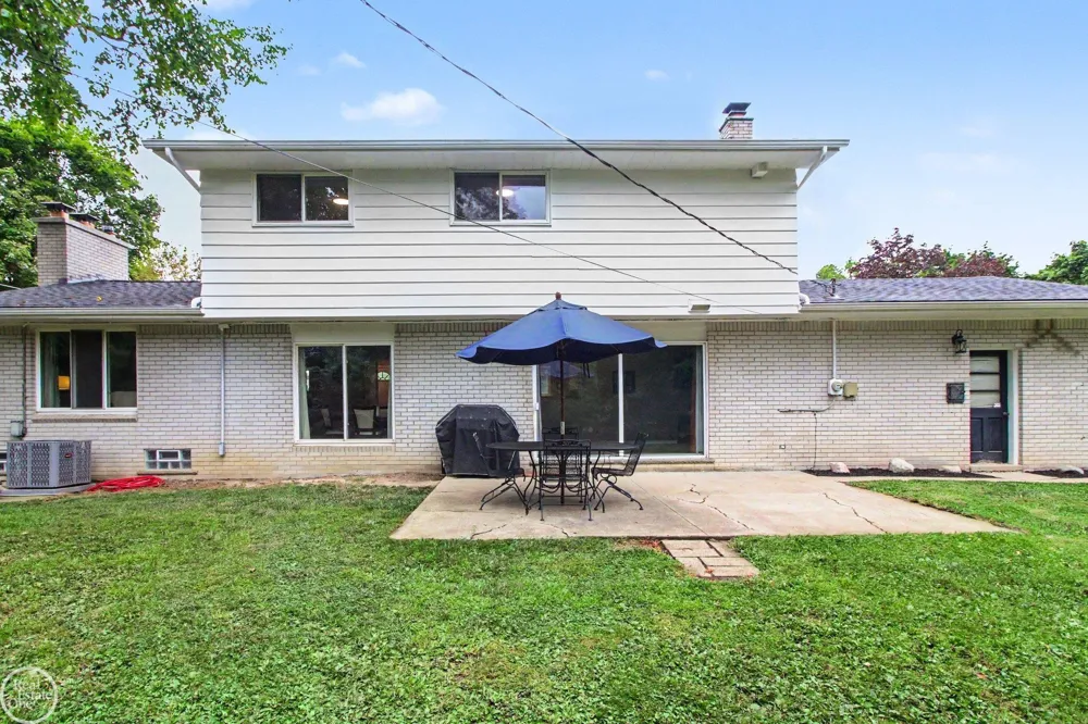 32311 W Wayburn Street Farmington Hills City, MI 48334