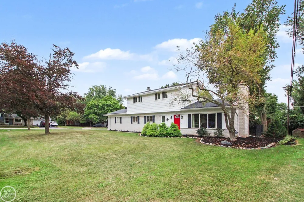 32311 W Wayburn Street Farmington Hills City, MI 48334