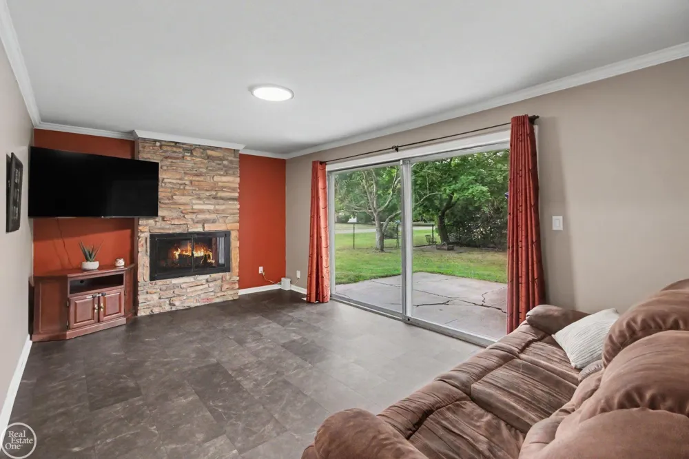 32311 W Wayburn Street Farmington Hills City, MI 48334
