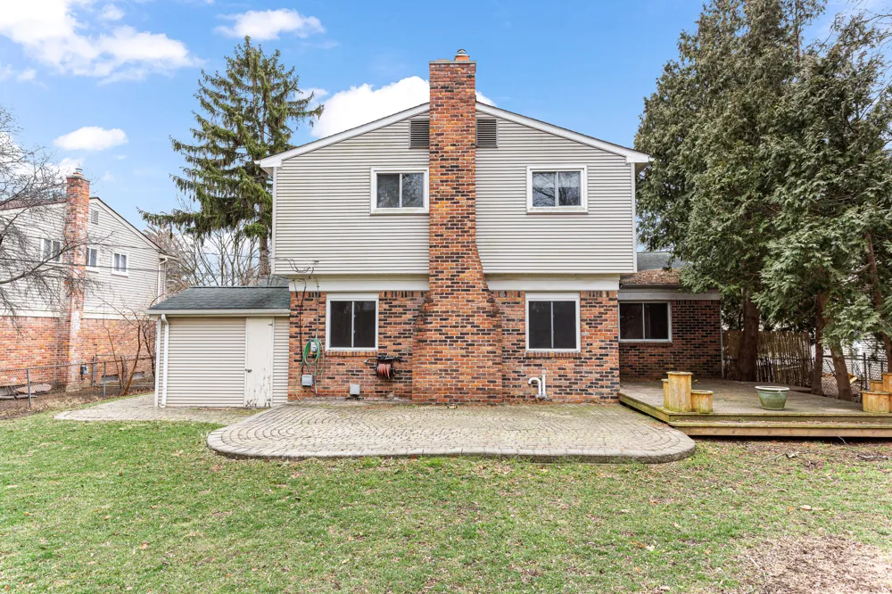 1698 Lexington Street Plymouth City, MI 48170