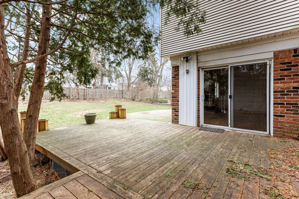 1698 Lexington Street Plymouth City, MI 48170