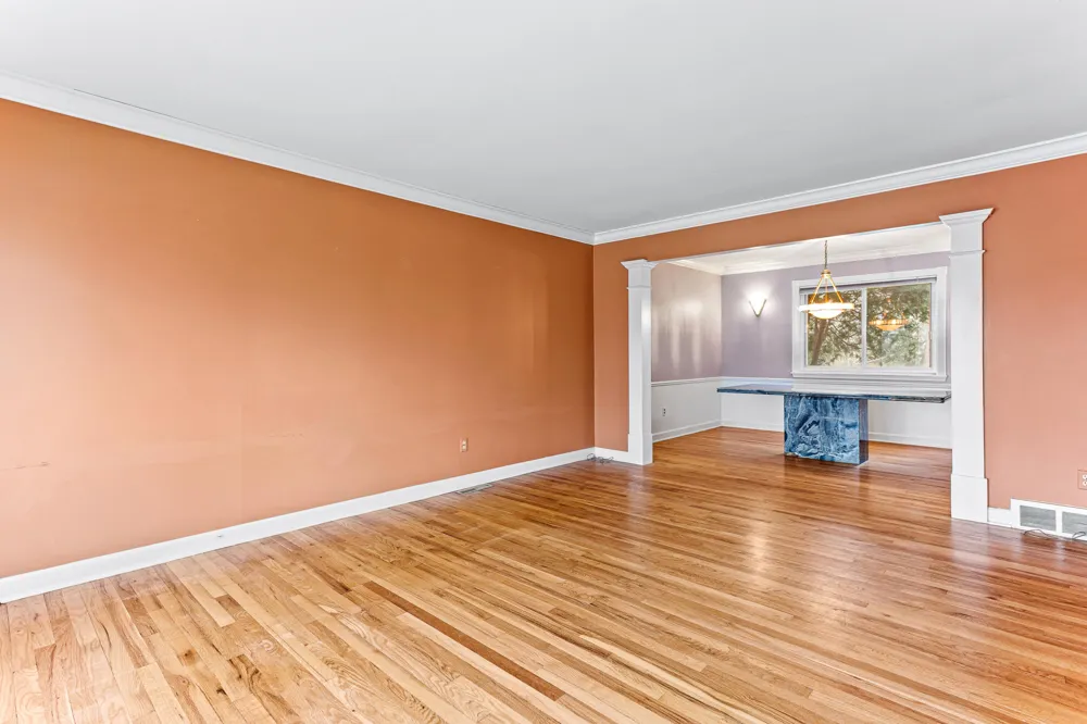 1698 Lexington Street Plymouth City, MI 48170