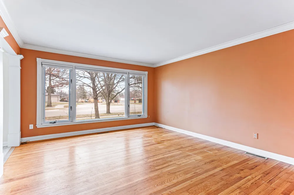 1698 Lexington Street Plymouth City, MI 48170