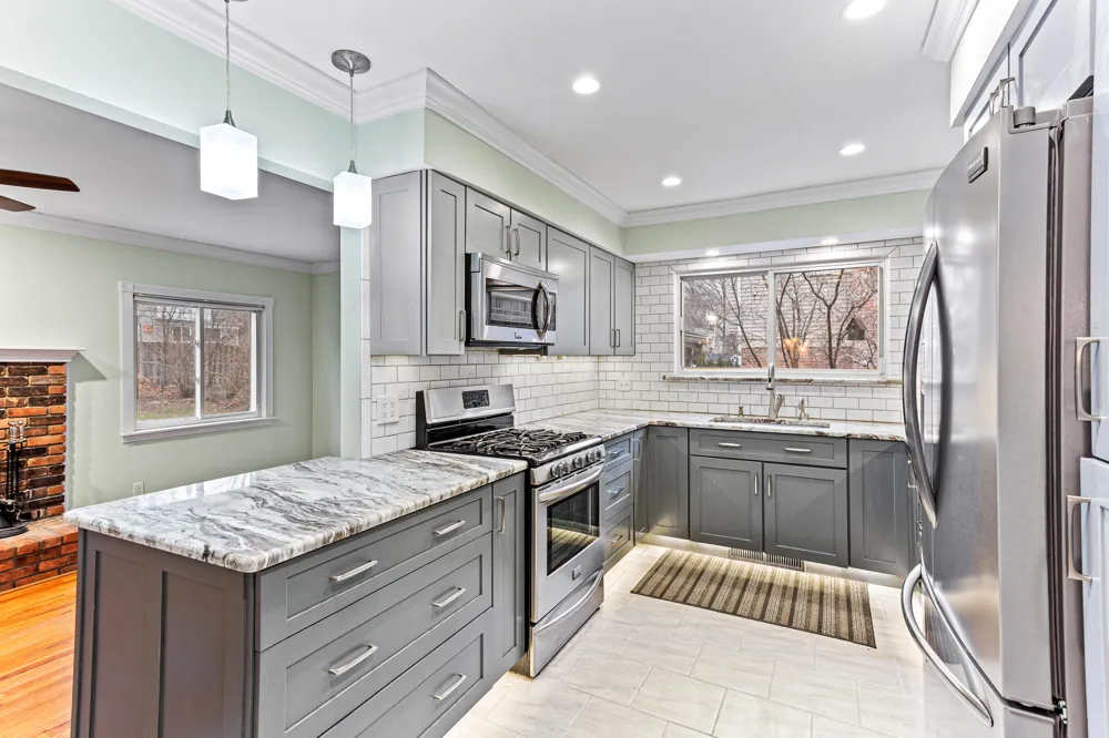 1698 Lexington Street Plymouth City, MI 48170