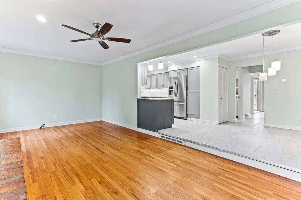 1698 Lexington Street Plymouth City, MI 48170