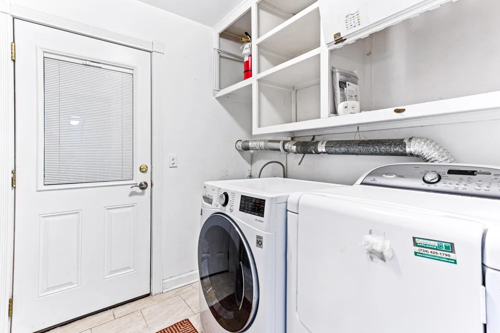 1698 Lexington Street Plymouth City, MI 48170