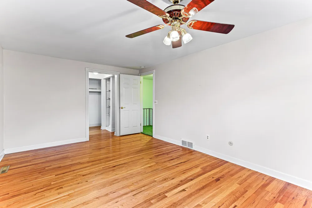 1698 Lexington Street Plymouth City, MI 48170