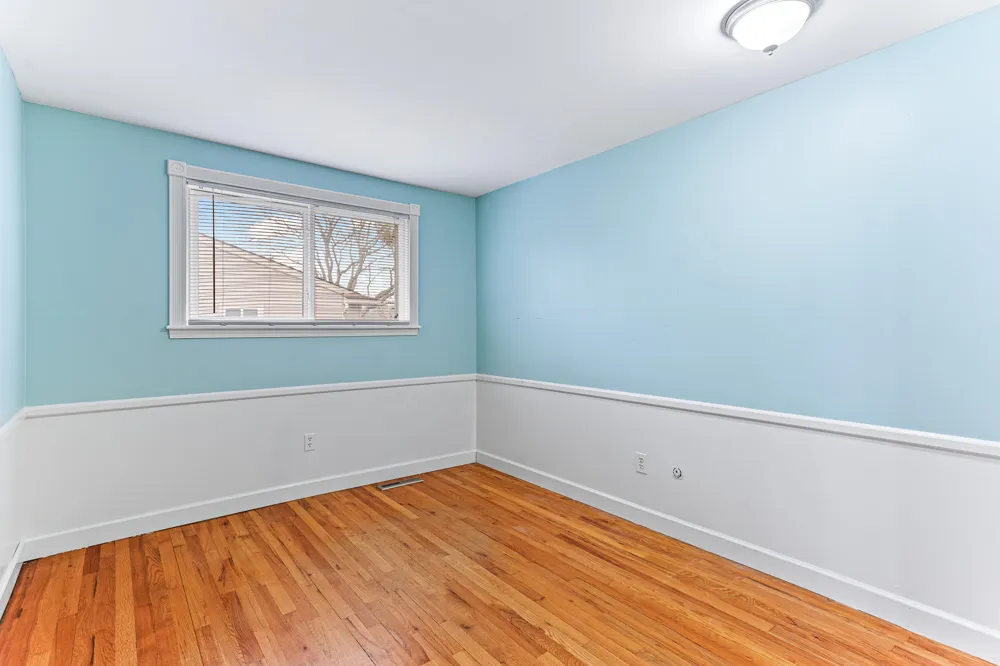 1698 Lexington Street Plymouth City, MI 48170