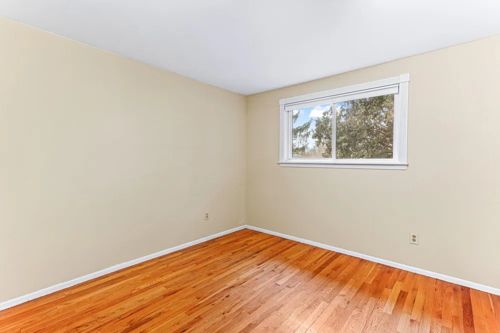 1698 Lexington Street Plymouth City, MI 48170