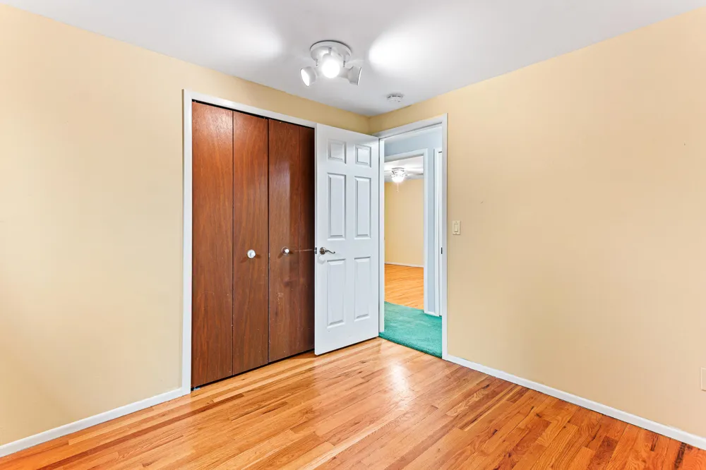 1698 Lexington Street Plymouth City, MI 48170