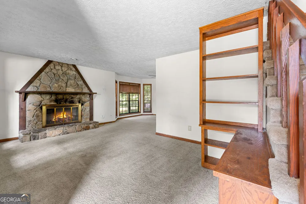 1043 Ascot CT Riverdale, GA 30296