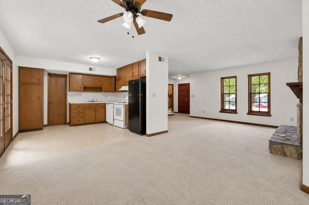 1043 Ascot CT Riverdale, GA 30296
