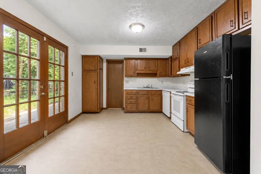 1043 Ascot CT Riverdale, GA 30296