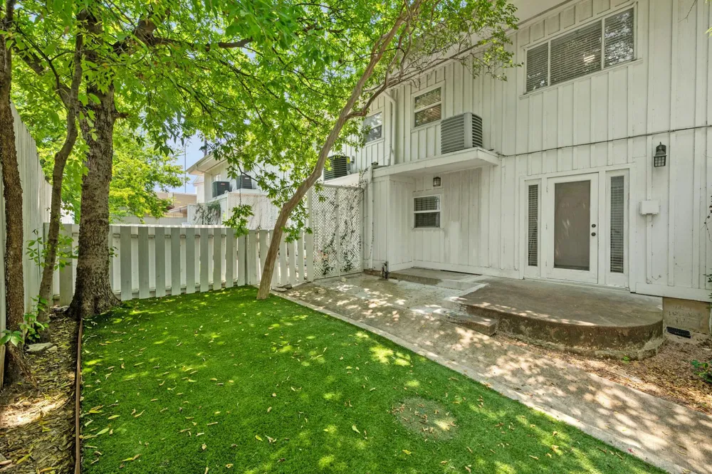 2401 Winsted Lane #4 Austin, TX 78703