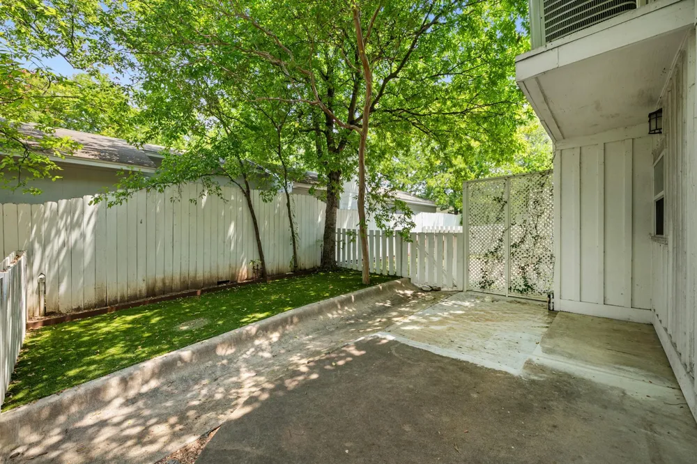 2401 Winsted Lane #4 Austin, TX 78703