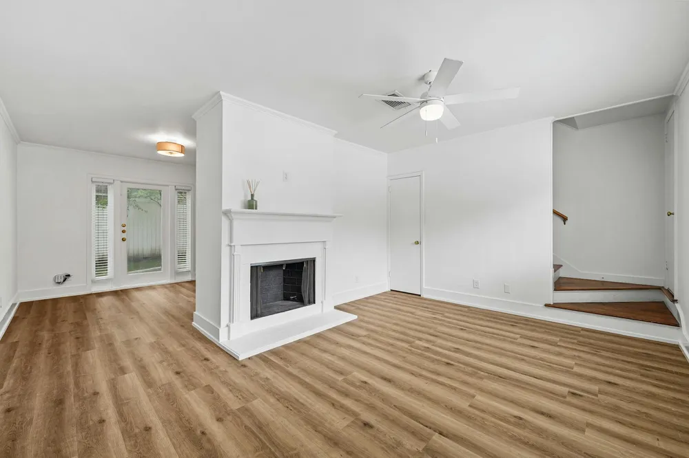 2401 Winsted Lane #4 Austin, TX 78703