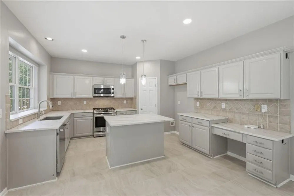 770 Glastonbury Court Cumming, GA 30041