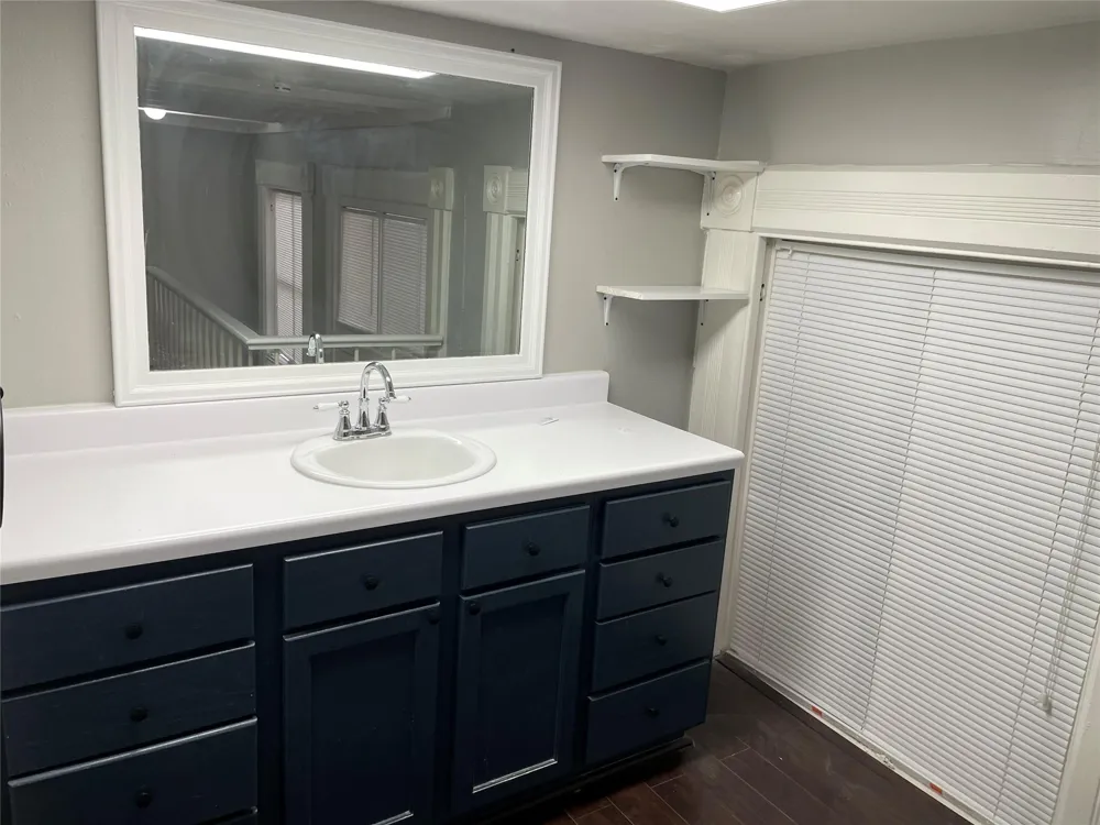 2116 Strand Street #202 Galveston, TX 77550