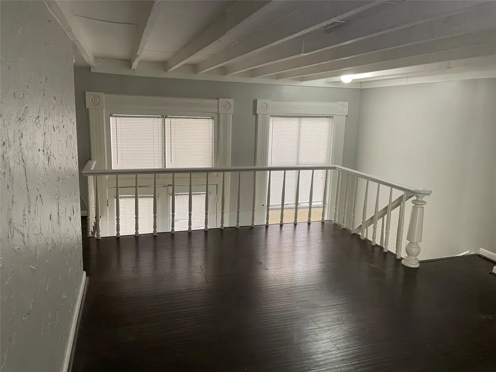 2116 Strand Street #202 Galveston, TX 77550