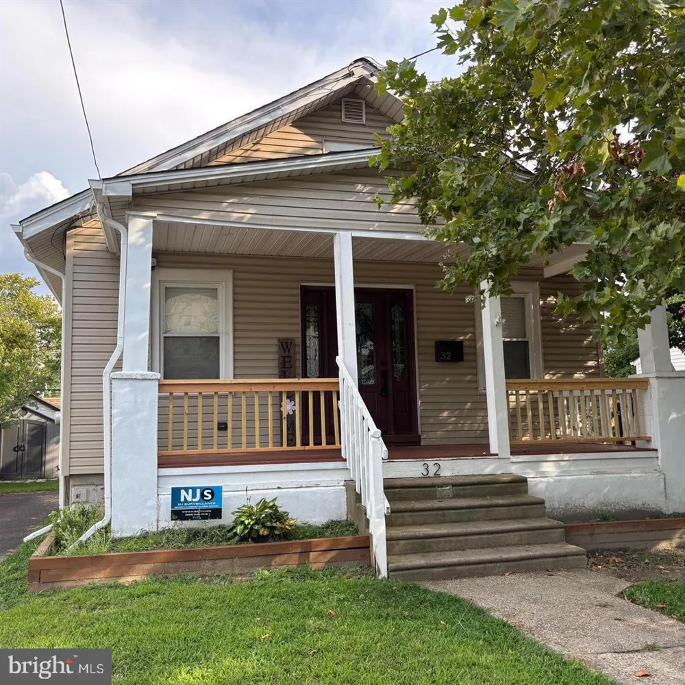 32 PEAR STREET Palmyra, NJ 08065