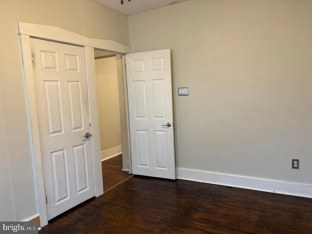 32 PEAR STREET Palmyra, NJ 08065