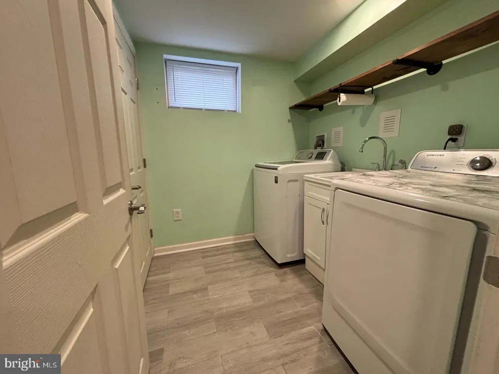 32 PEAR STREET Palmyra, NJ 08065