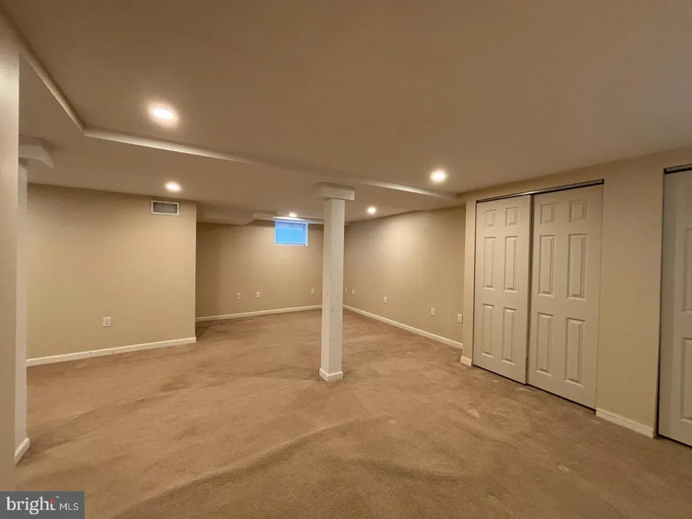 32 PEAR STREET Palmyra, NJ 08065