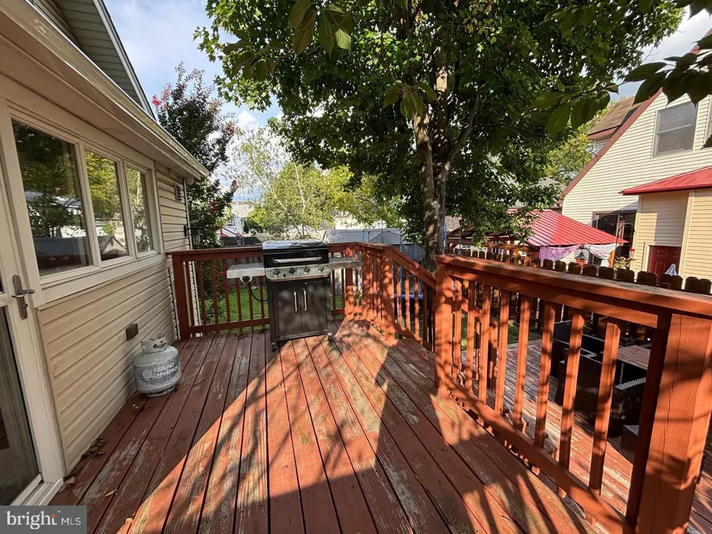 32 PEAR STREET Palmyra, NJ 08065