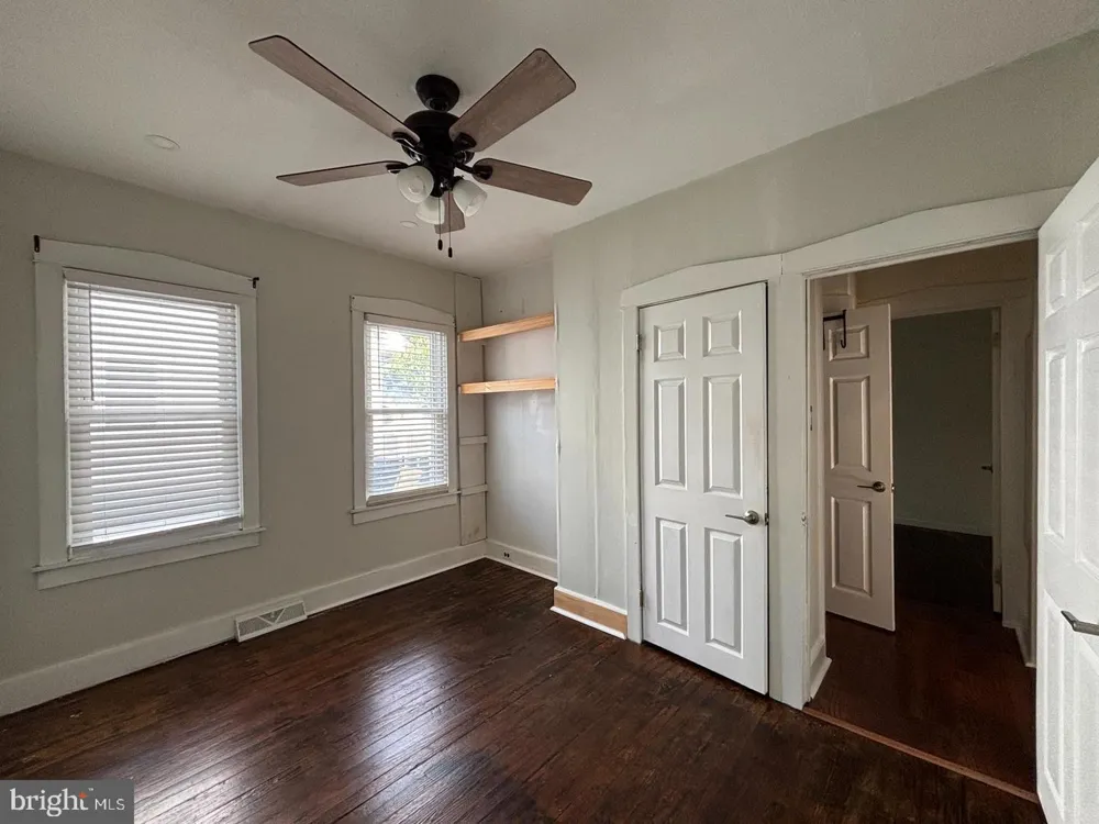 32 PEAR STREET Palmyra, NJ 08065