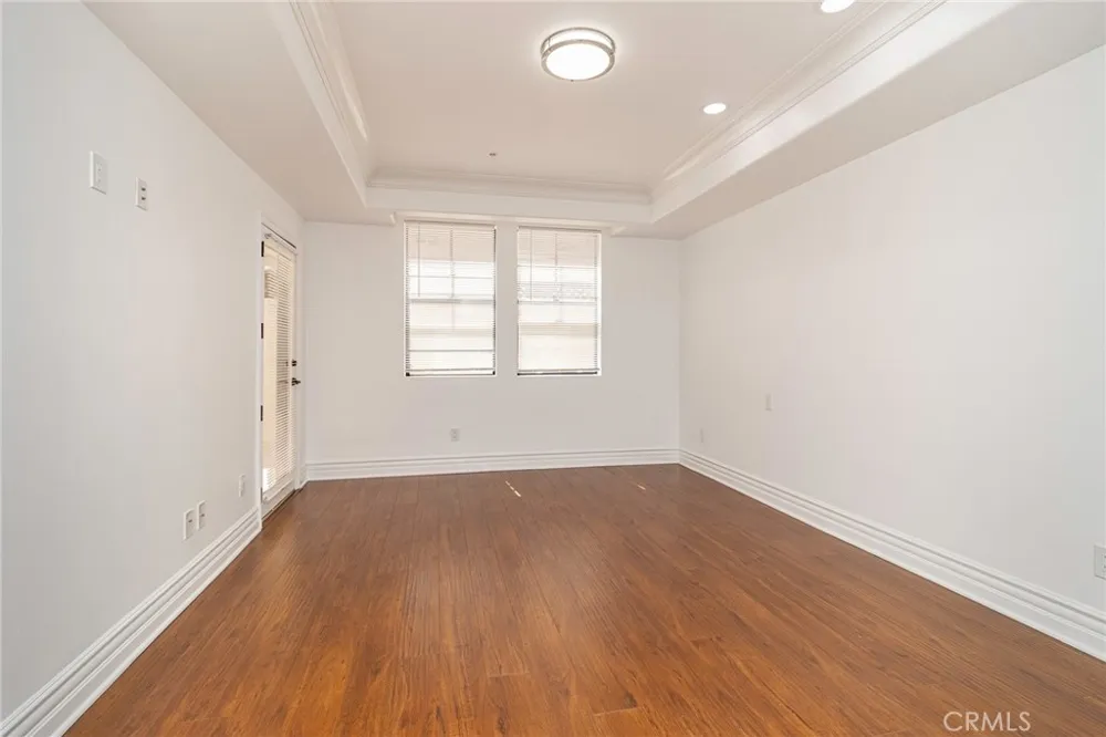 12026 Hoffman #104 Studio City, CA 91604