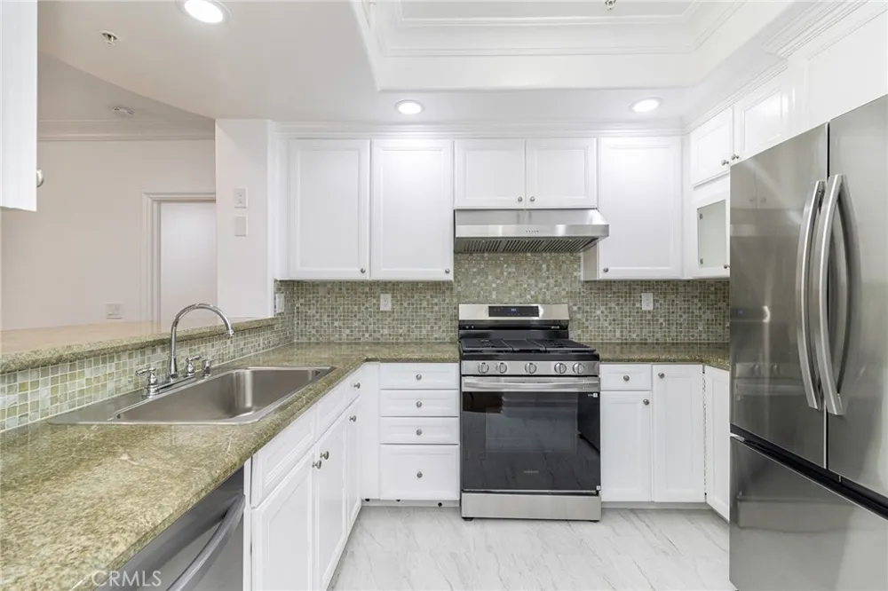 12026 Hoffman #104 Studio City, CA 91604