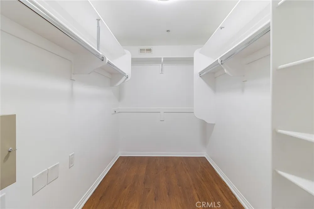 12026 Hoffman #104 Studio City, CA 91604