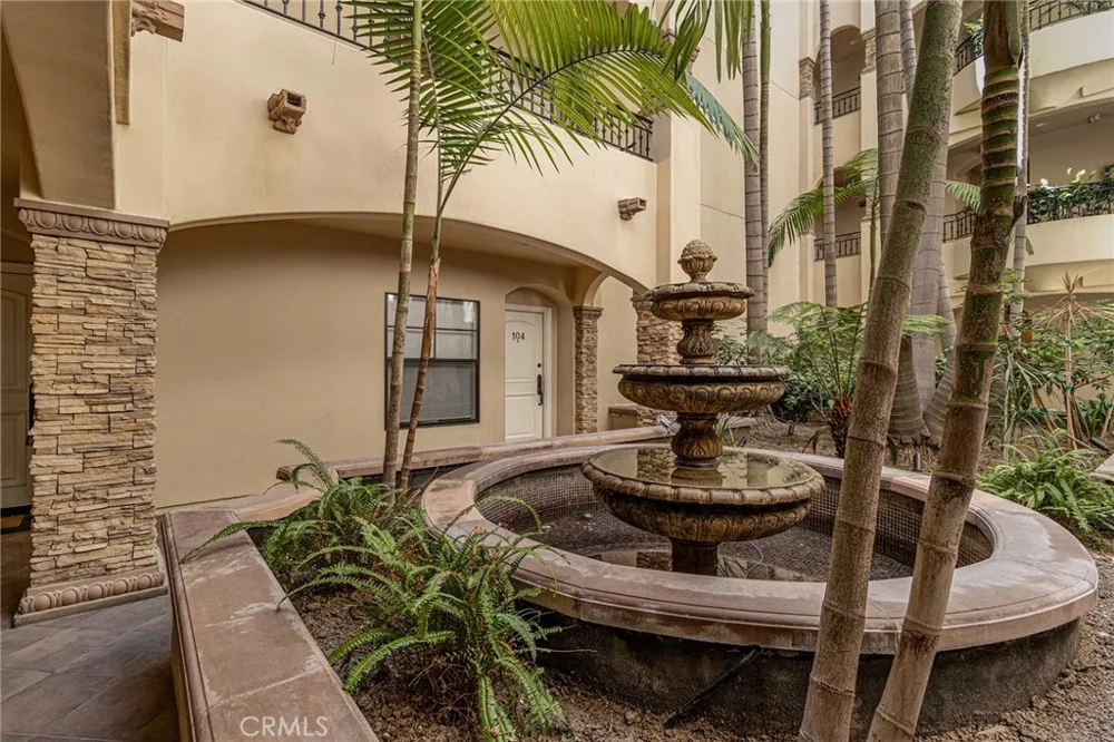 12026 Hoffman #104 Studio City, CA 91604