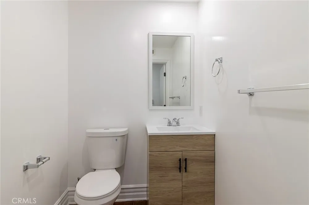 12026 Hoffman #104 Studio City, CA 91604