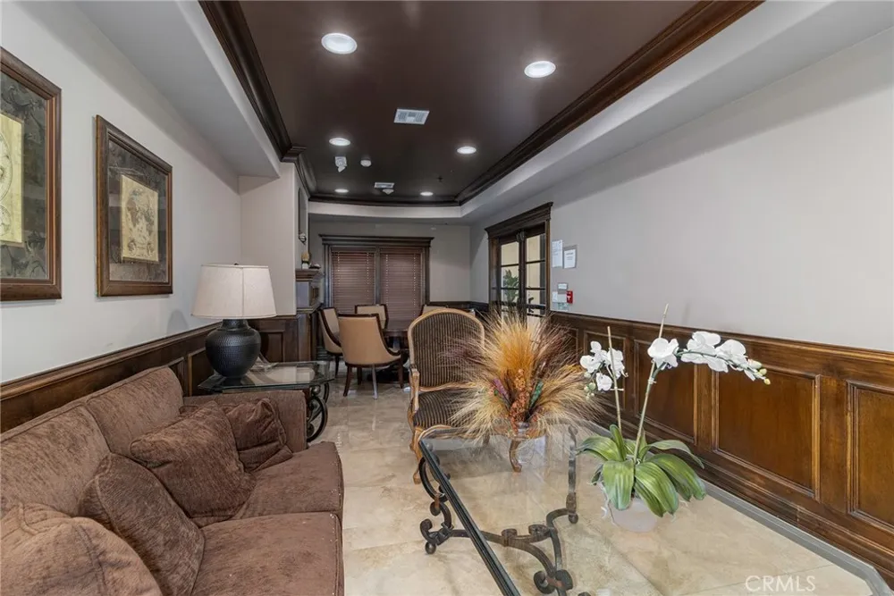 12026 Hoffman #104 Studio City, CA 91604