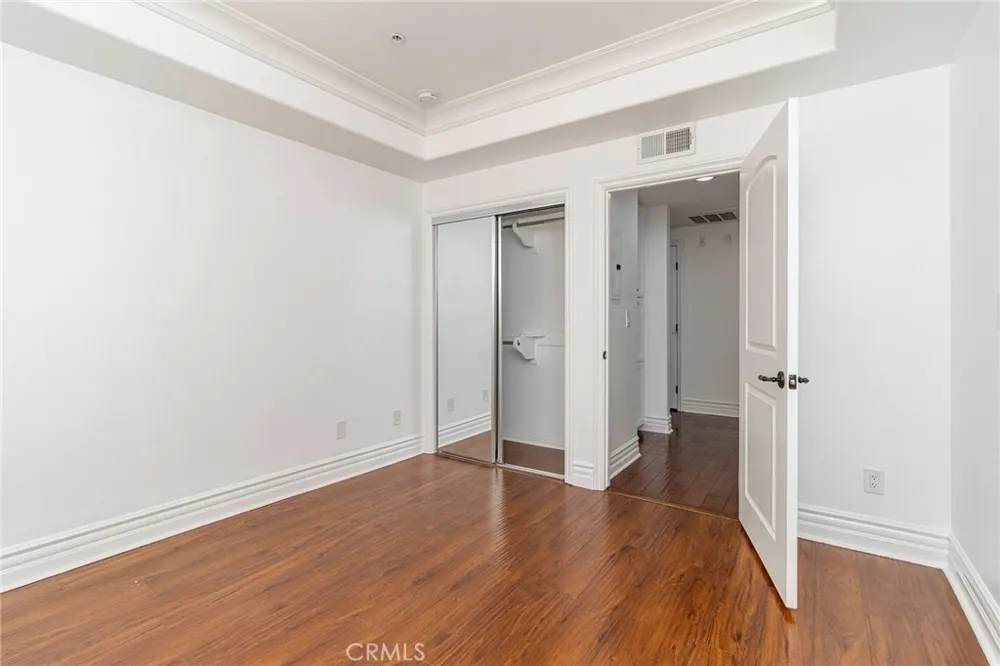 12026 Hoffman #104 Studio City, CA 91604