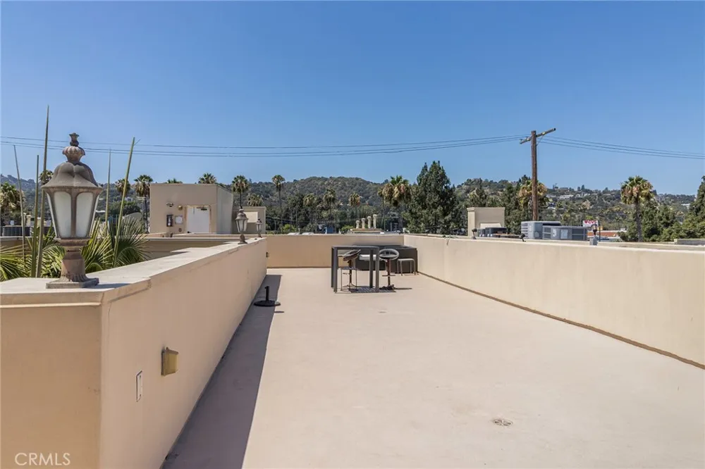12026 Hoffman #104 Studio City, CA 91604