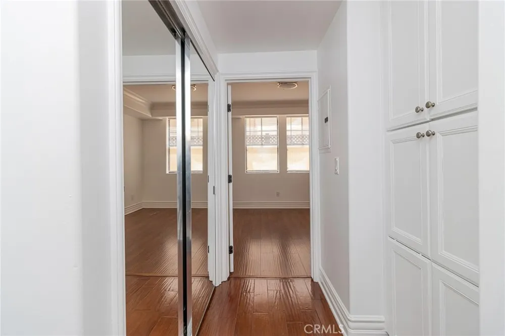 12026 Hoffman #104 Studio City, CA 91604
