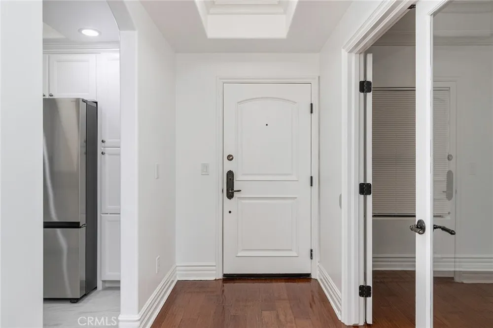 12026 Hoffman #104 Studio City, CA 91604