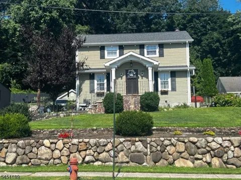 140 Watchung Dr