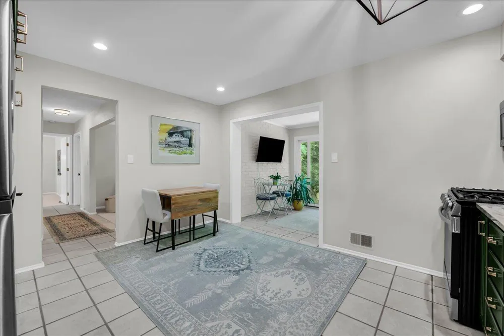 1750 Tiverton Road Bloomfield Hills, MI 48304
