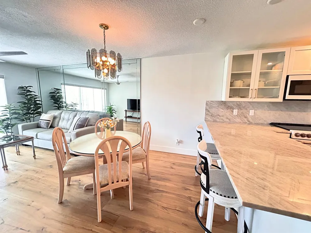 1030 SILK OAK TERRACE #203 Delray Beach, FL 33445