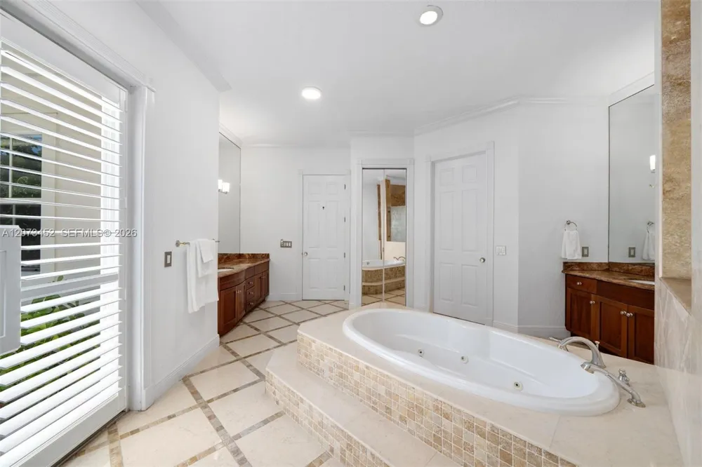 6235 Rolling Road Dr Pinecrest, FL 33156