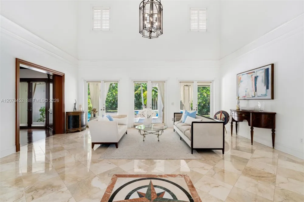 6235 Rolling Road Dr Pinecrest, FL 33156