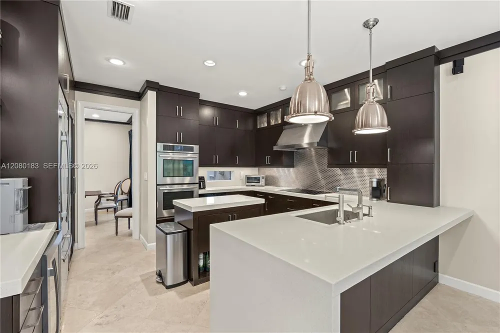 19473 38th Ct Sunny Isles Beach, FL 33160